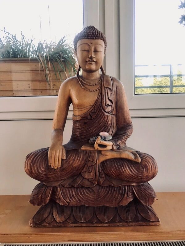 Buddha Figur im Raum des Europäischen Shiatsu Instituts Berlin